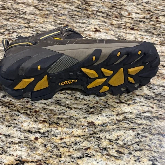 Keen Men's Dark Brown and Black Athletic Shoes - Picture 2 of 4